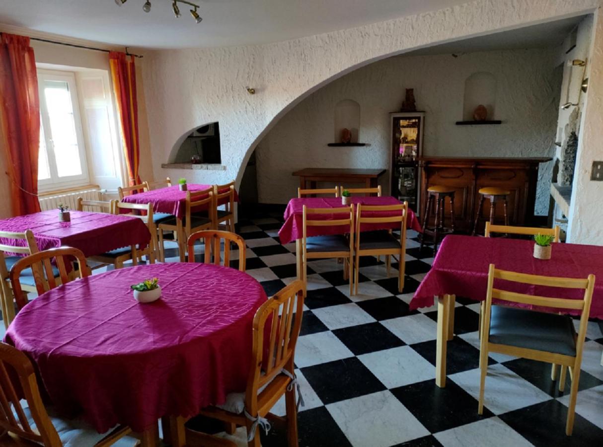 Hotel Les Remparts Nozeroy Kültér fotó